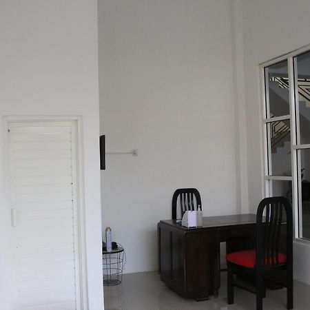 Reddoorz Syariah Near Suncity Mall Madiun Zewnętrze zdjęcie