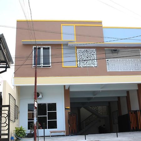 Reddoorz Syariah Near Suncity Mall Madiun Zewnętrze zdjęcie