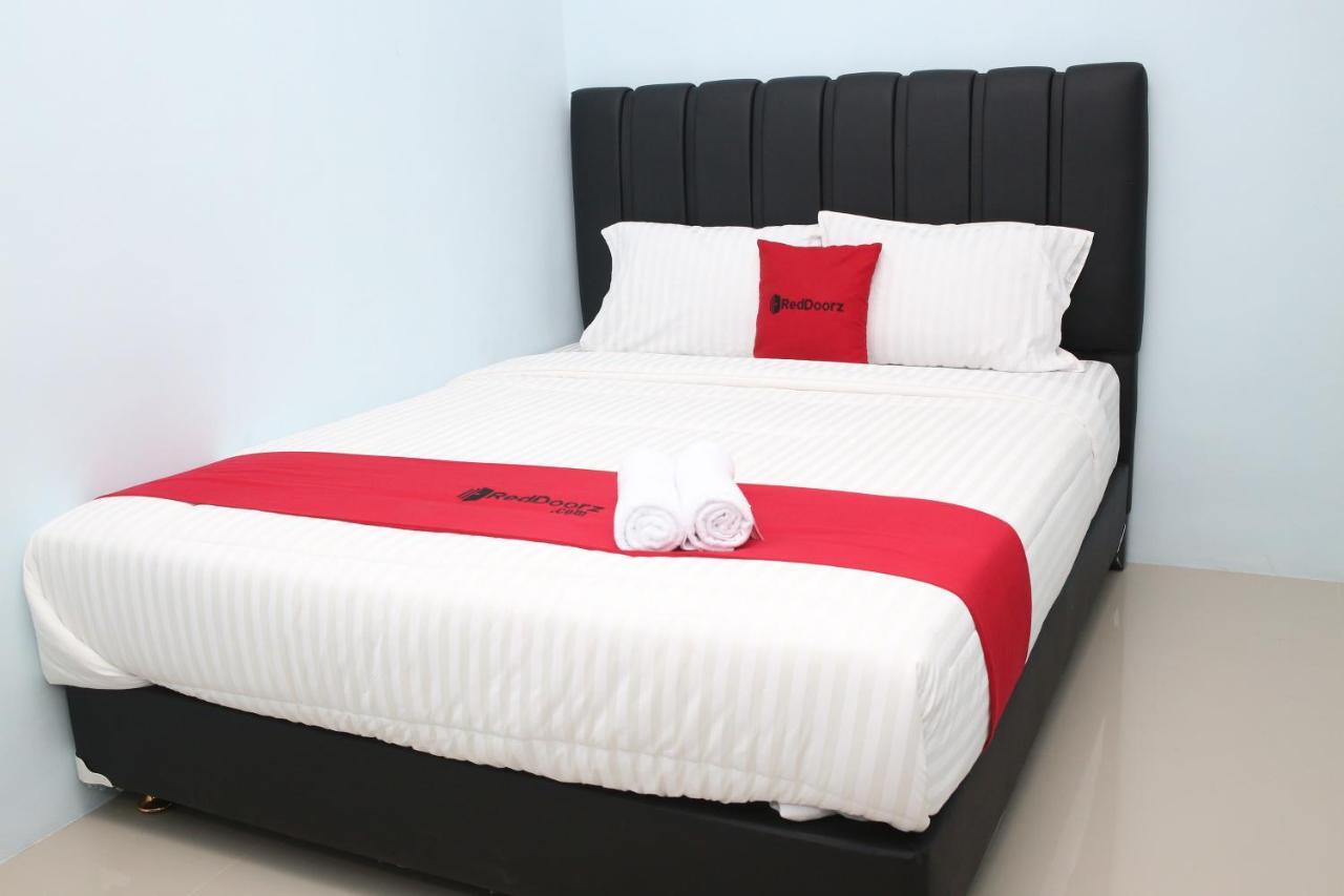 Reddoorz Syariah Near Suncity Mall Madiun Zewnętrze zdjęcie