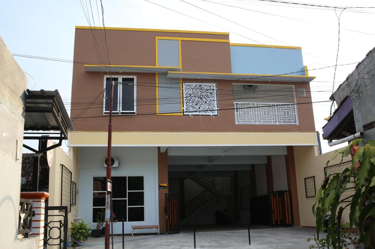 Reddoorz Syariah Near Suncity Mall Madiun Zewnętrze zdjęcie