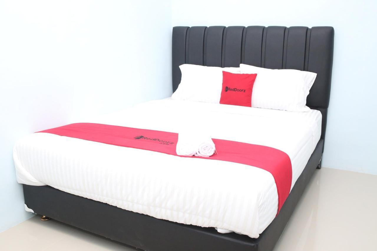 Reddoorz Syariah Near Suncity Mall Madiun Zewnętrze zdjęcie