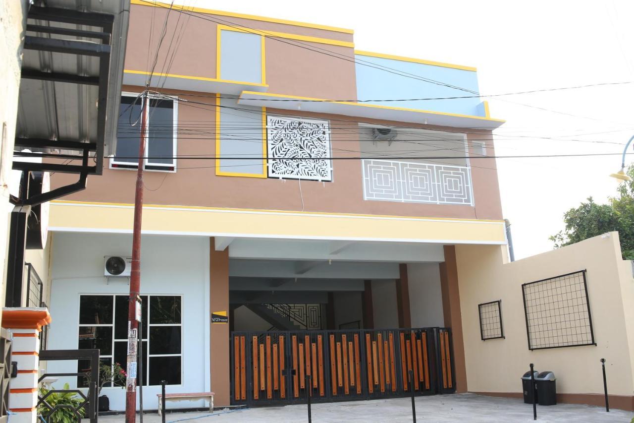 Reddoorz Syariah Near Suncity Mall Madiun Zewnętrze zdjęcie