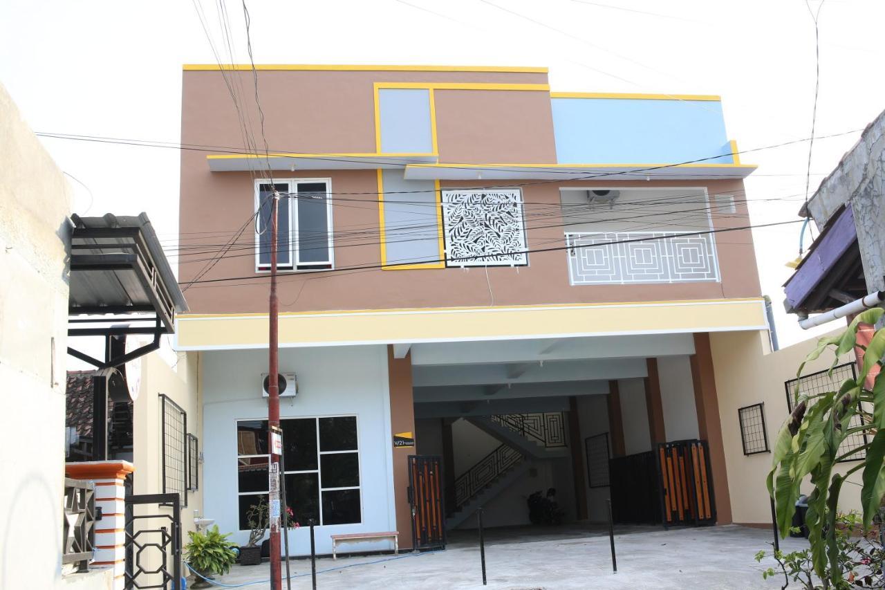 Reddoorz Syariah Near Suncity Mall Madiun Zewnętrze zdjęcie