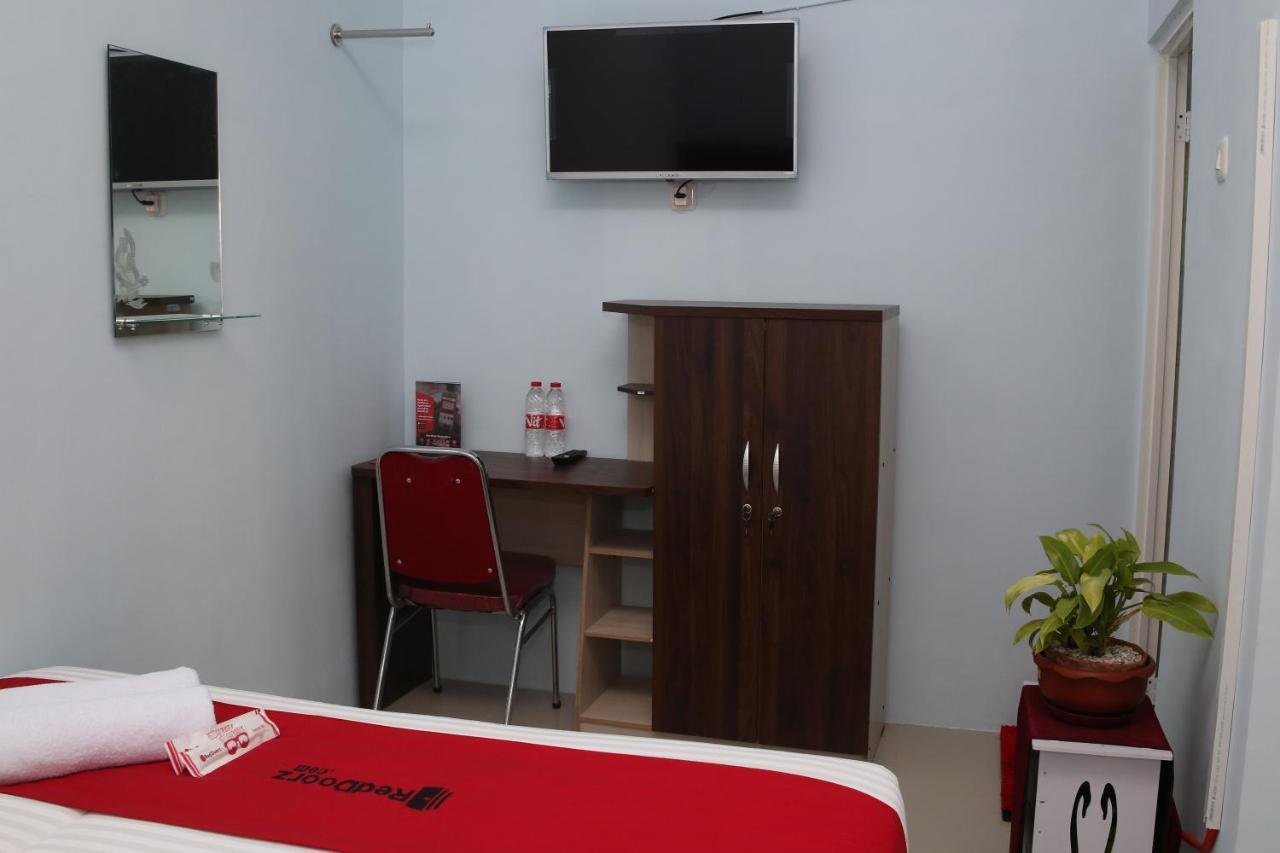 Reddoorz Syariah Near Suncity Mall Madiun Zewnętrze zdjęcie